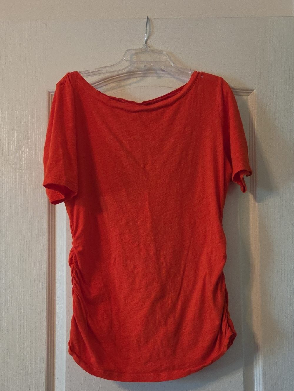 New York & Company Short-Sleeve Ruched Side Top — Bright Red